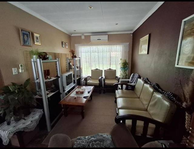 3 BEDROOM HOUSE FOR SALE IN WALDRIFT